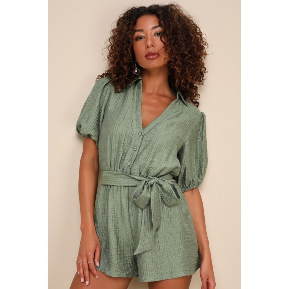 Lulus Instinctively Perfect Green Textured Belted Short Sleeve Romper - Size XS